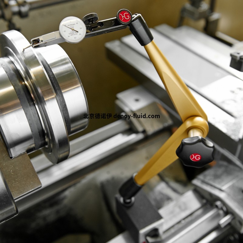 Stativ beim Messen am Drehteil Au&szlig;en_副本